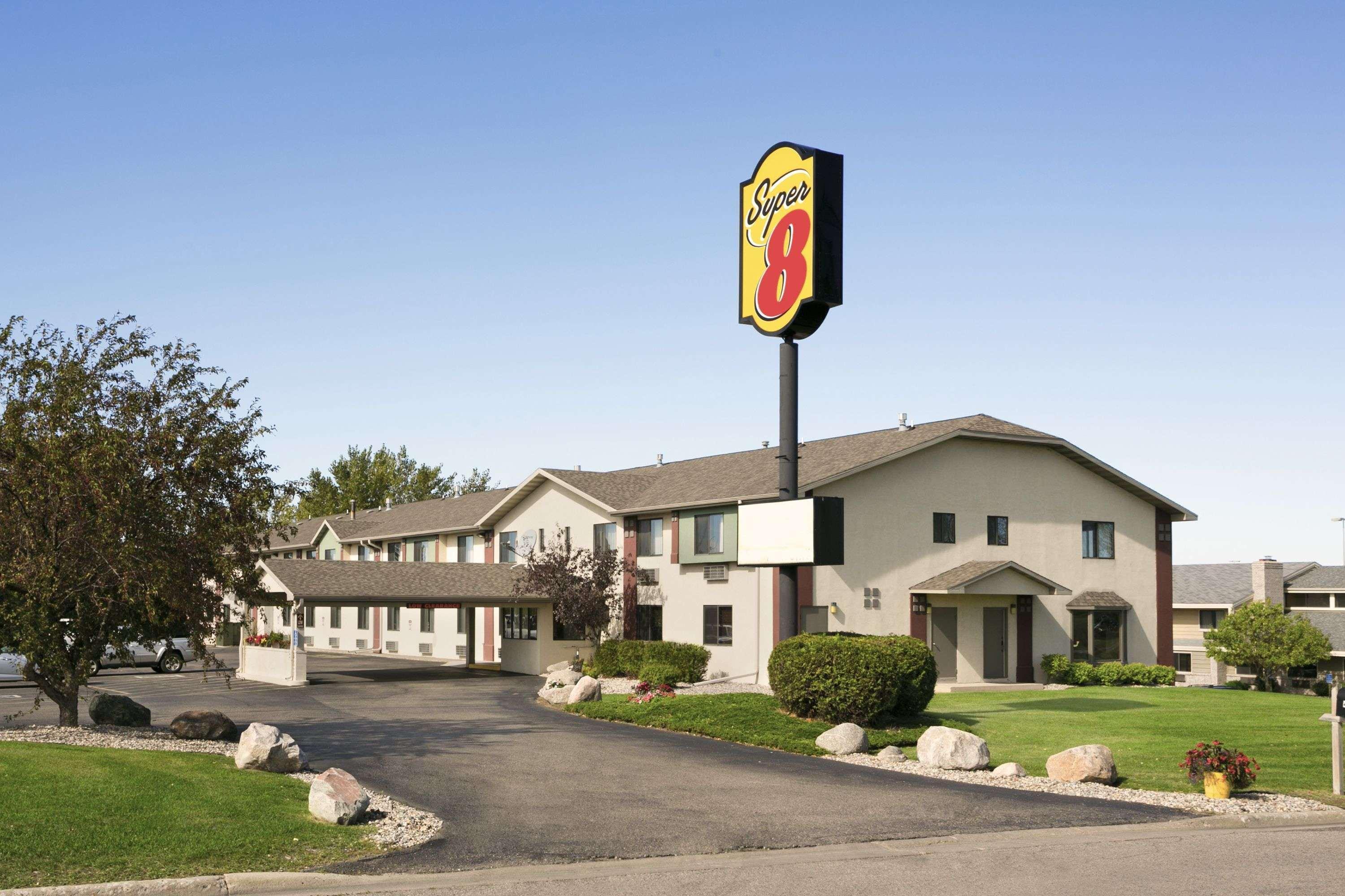 Super 8 By Wyndham Alexandria Mn Motel Buitenkant foto